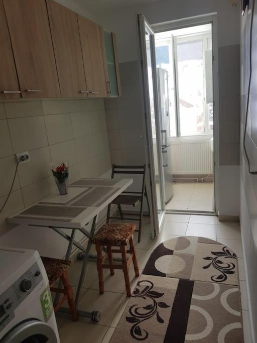 Appartement Garsoniera Emilia à Câmpulung Moldovenesc Extérieur photo